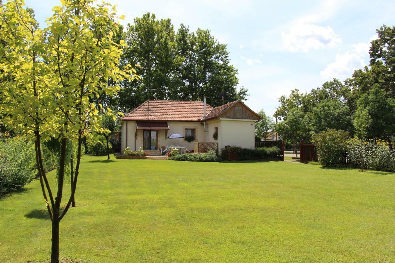 Apartament Platan Vendeghaz Csemo Zewnętrze zdjęcie